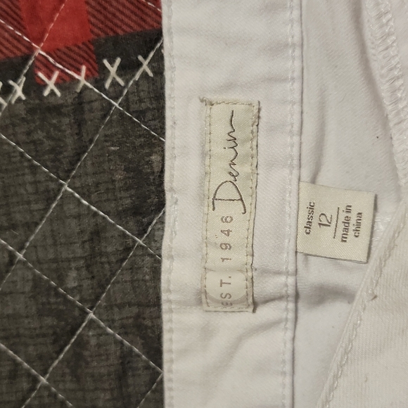 Capris - Picture 3 of 3